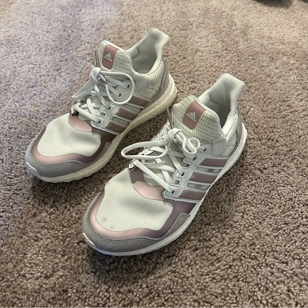 Adidas UltraBoost DNA S&L Running Shoe Orbit Gray/Crystal White Size 8